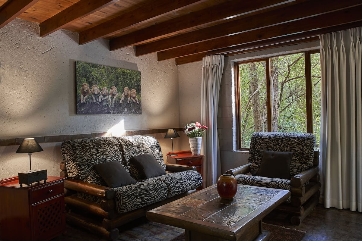 Deluxe Chalet, 2 Bedrooms, Garden View | 2 bedrooms, Frette Italian sheets, premium bedding, down comforters