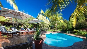 Outdoor pool - Knysna Tonquani Lodge & Spa (Knysna)