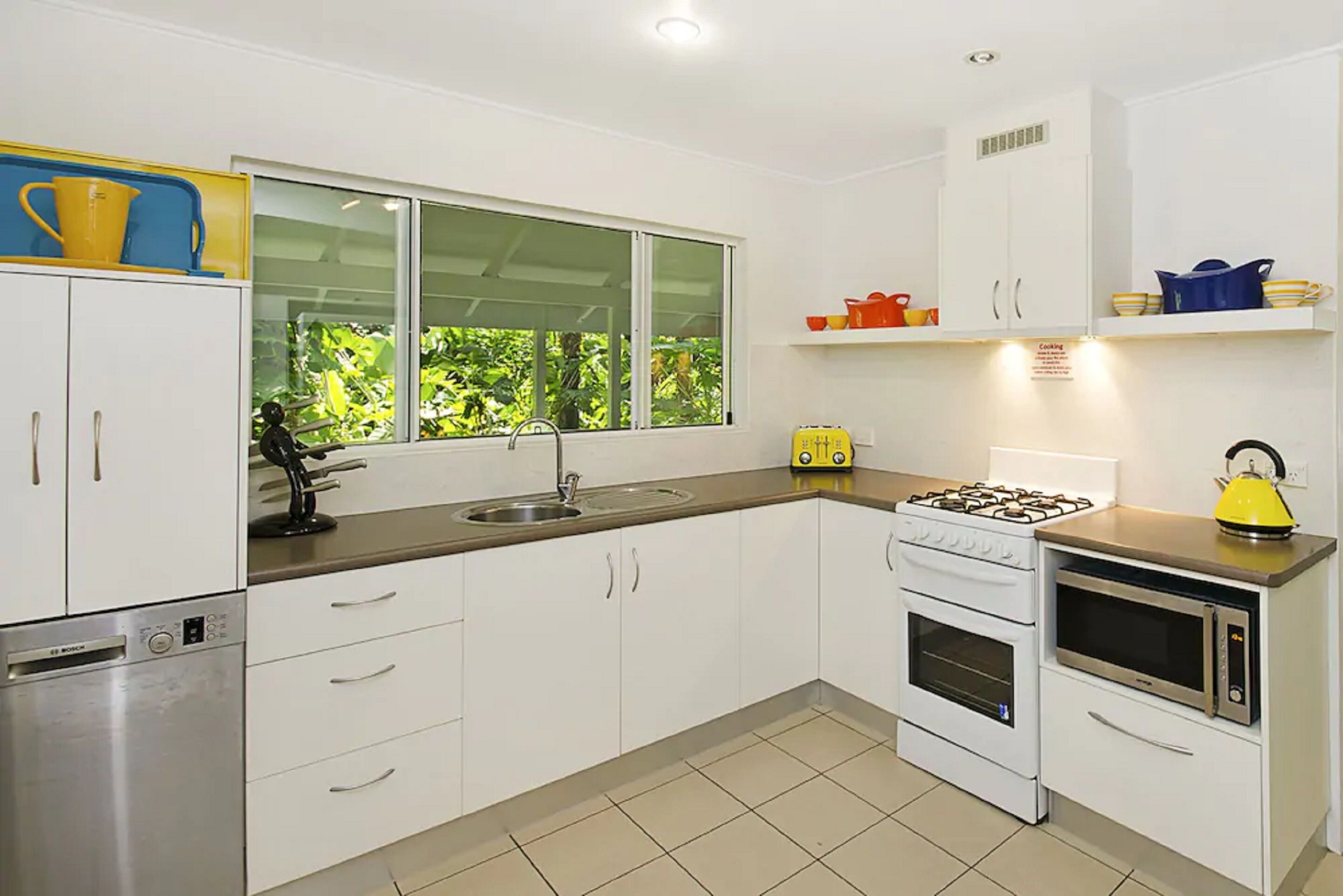 Fridge, microwave, stovetop, electric kettle