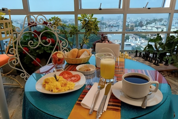 Tägliches inbegriffenes Frühstücksbuffet