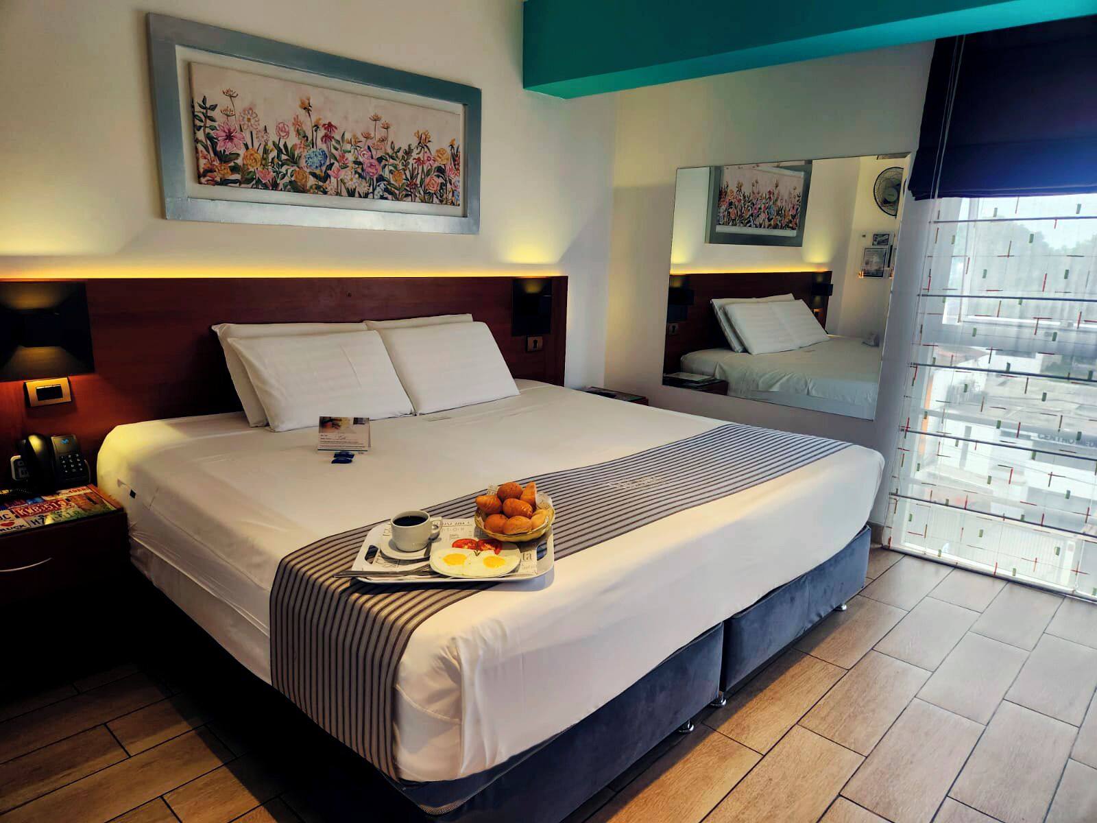 Habitación doble | Caja fuerte, escritorio, espacio para trabajar con un portátil