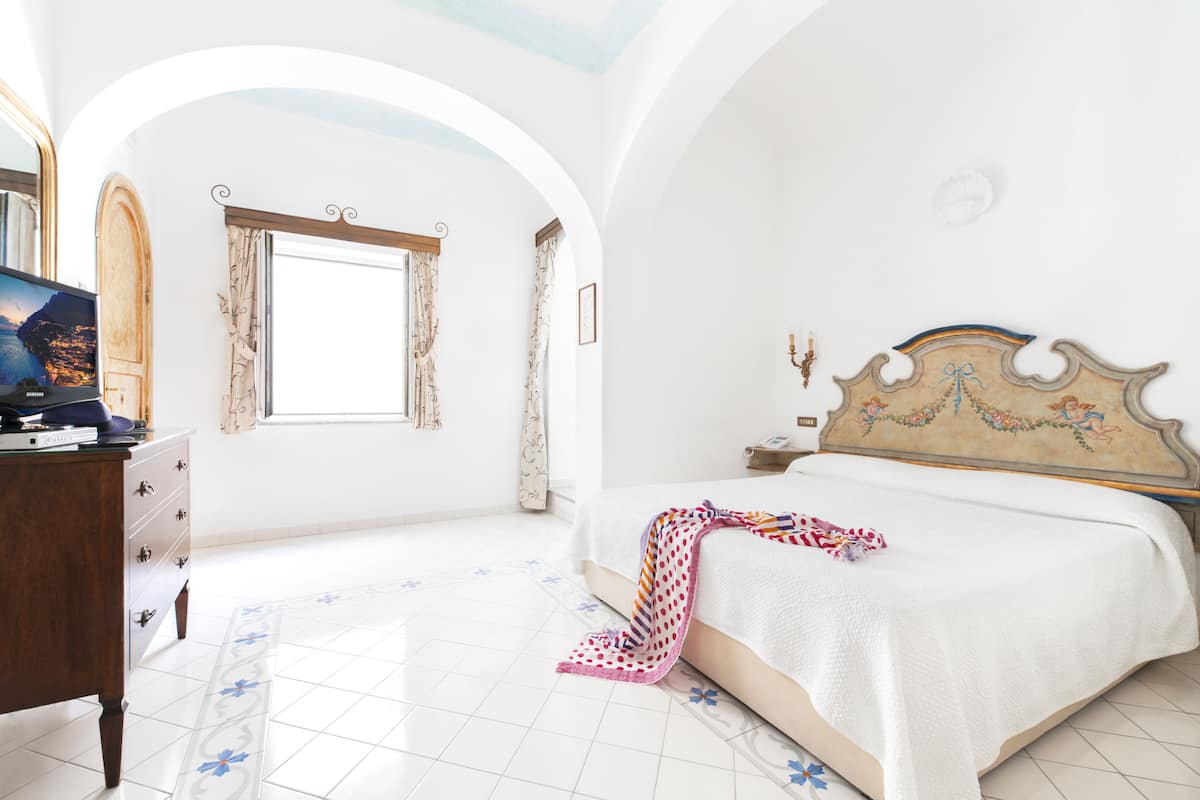 Studio | 1 bedroom, Egyptian cotton sheets, premium bedding, down comforters