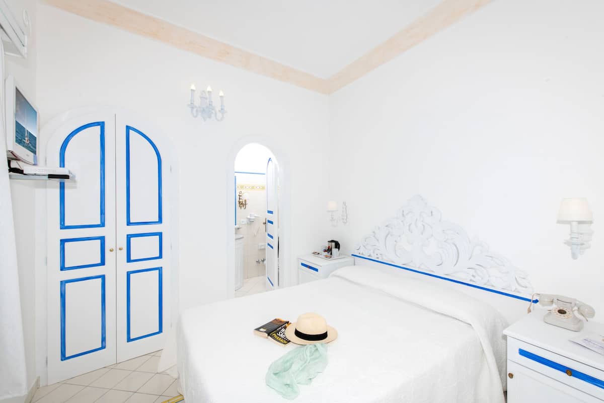 Economy Double Room | 1 bedroom, Egyptian cotton sheets, premium bedding, down comforters