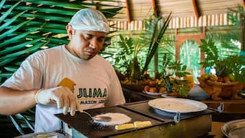 Café da manhã, almoço e jantar