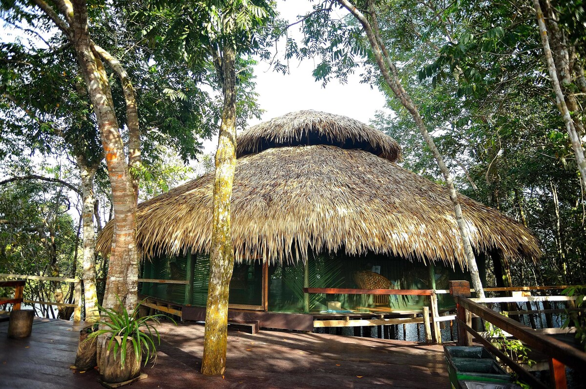 Área de recepção do Juma Amazon Lodge.