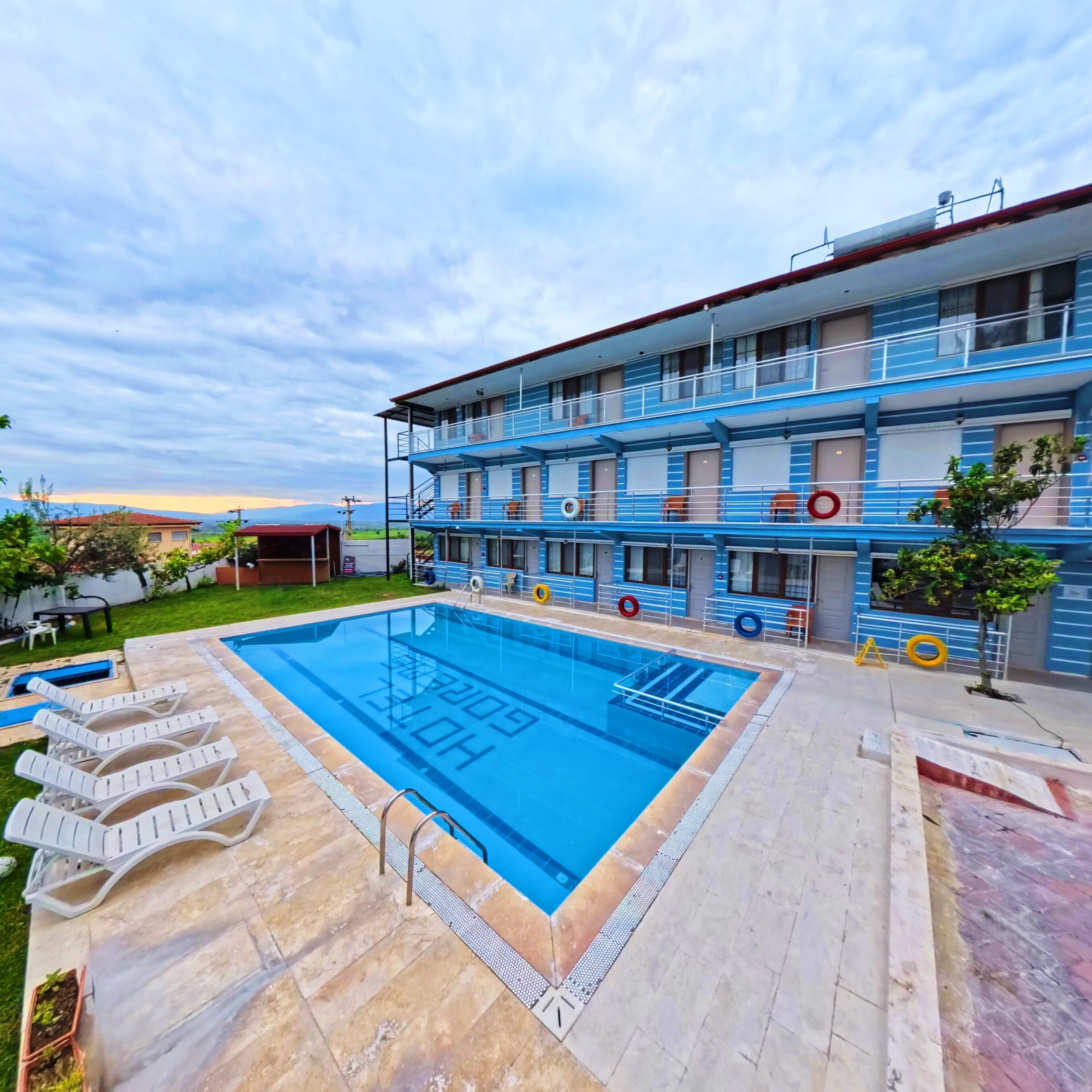 Outdoor pool, pool loungers