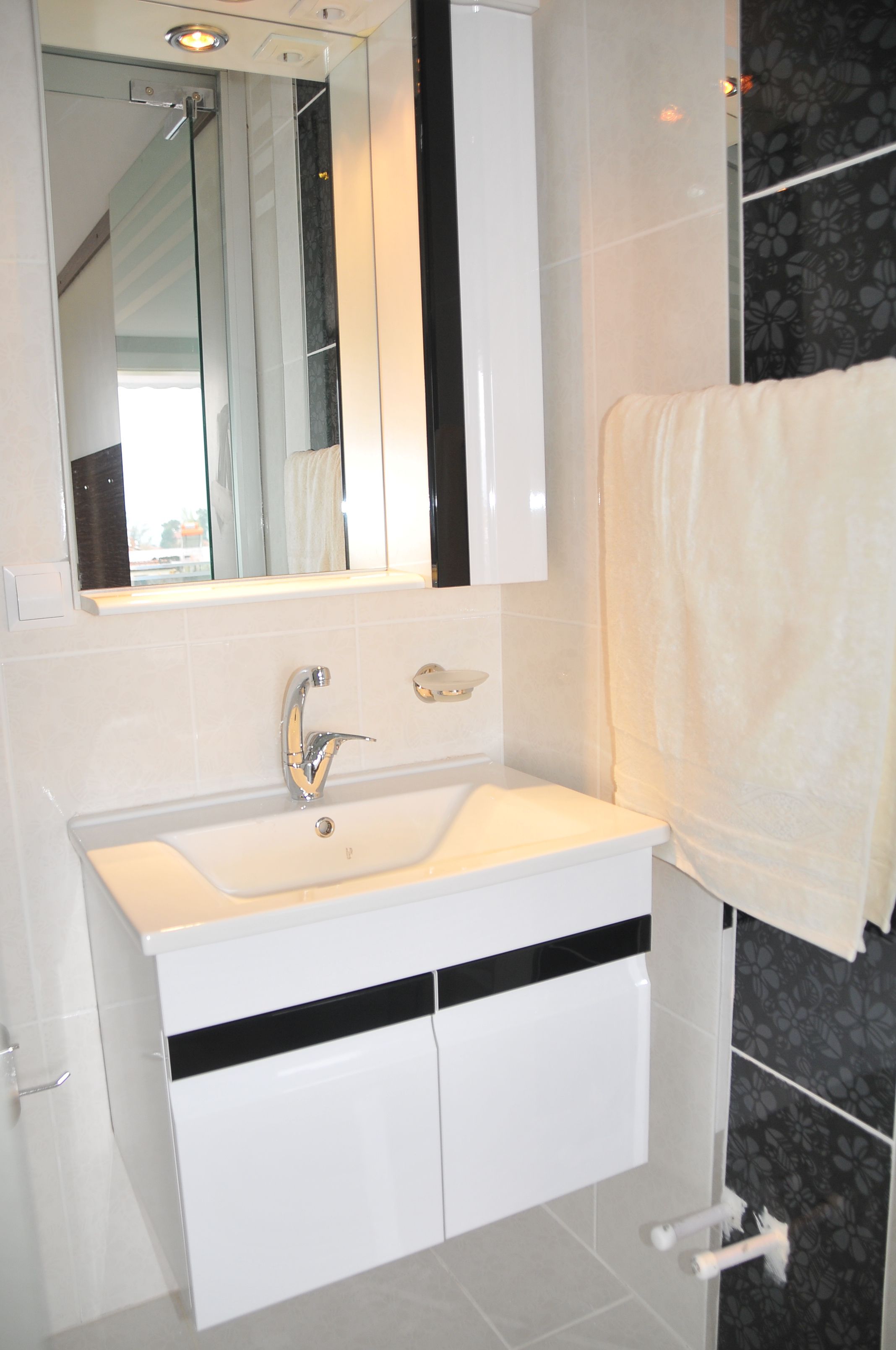 exclusive double room, 1 king bed, balcony, city view | bathroom sink