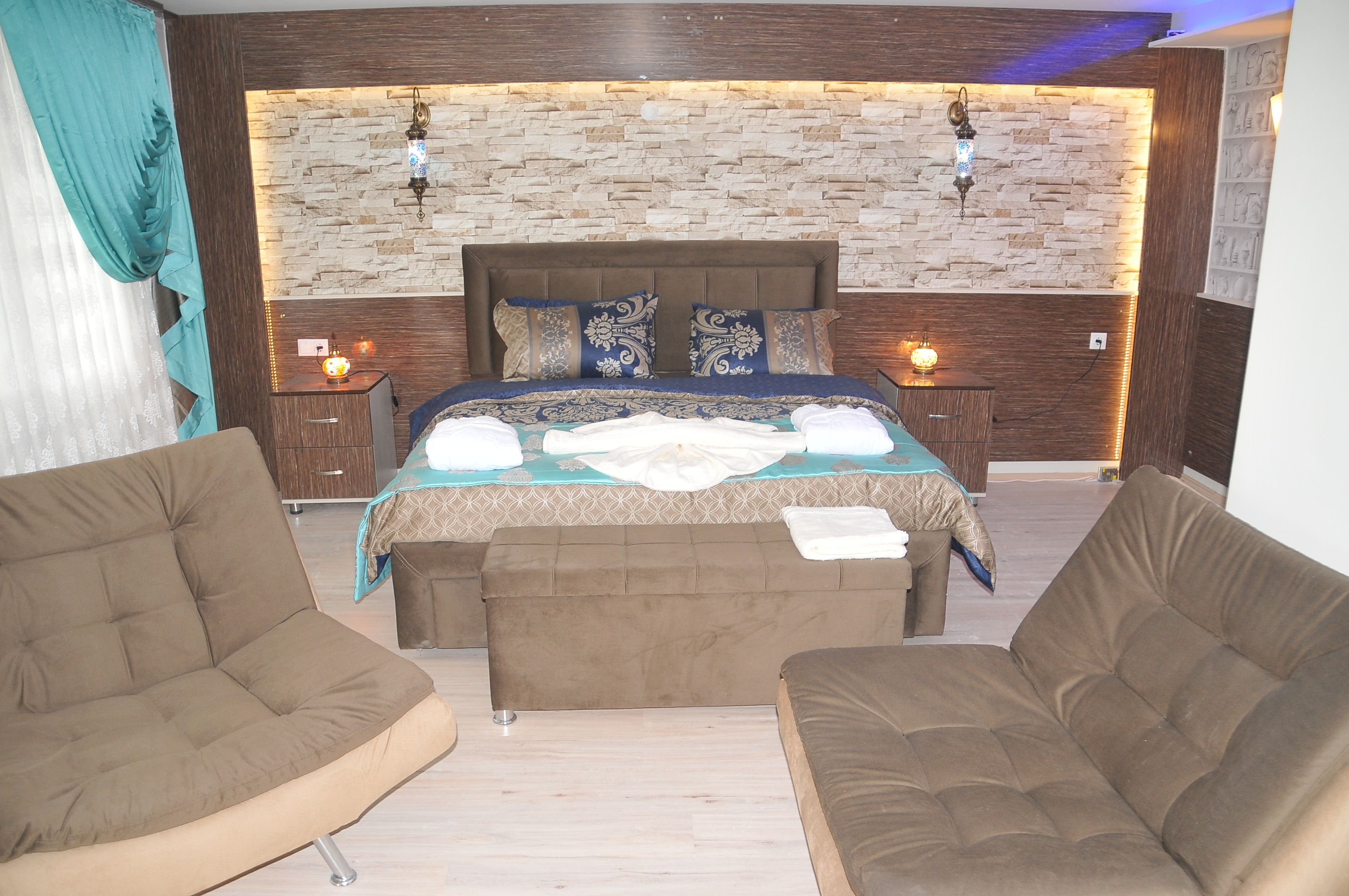 1 bedroom, premium bedding, down duvets, in-room safe