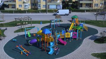 Außen-Kinderspielplatz