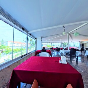 Kiến trúc tòa nhà