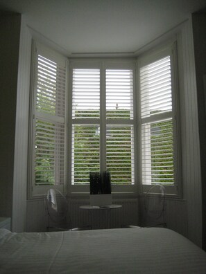 Luxury Double Room | Desk, iron/ironing board, rollaway beds, free WiFi - LimeHouse (Brighton)