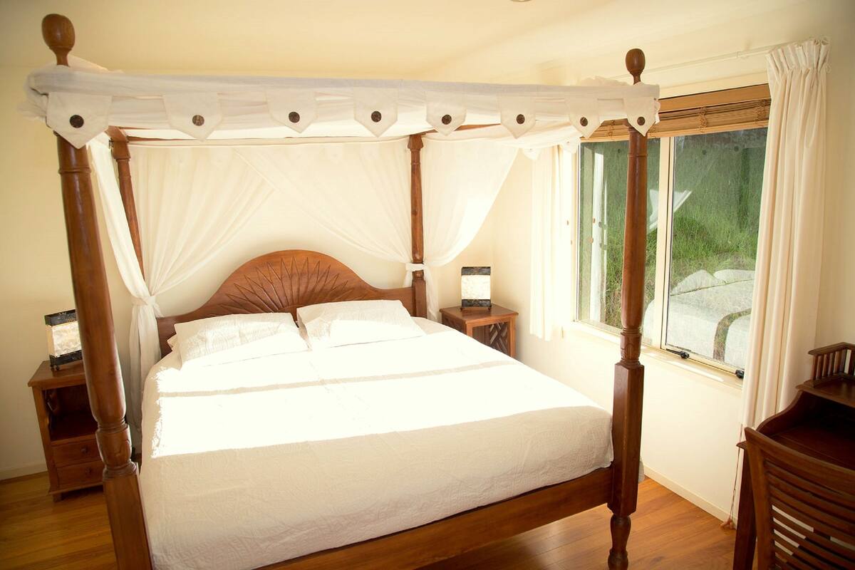 Egyptian cotton sheets, soundproofing, iron/ironing board