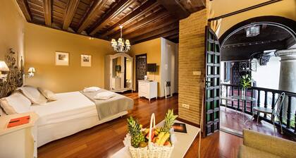 Palacio Mariana Pineda Hotel