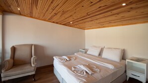 Suite, Terrasse | 1 Schlafzimmer, schallisolierte Zimmer, Bügeleisen/Bügelbrett