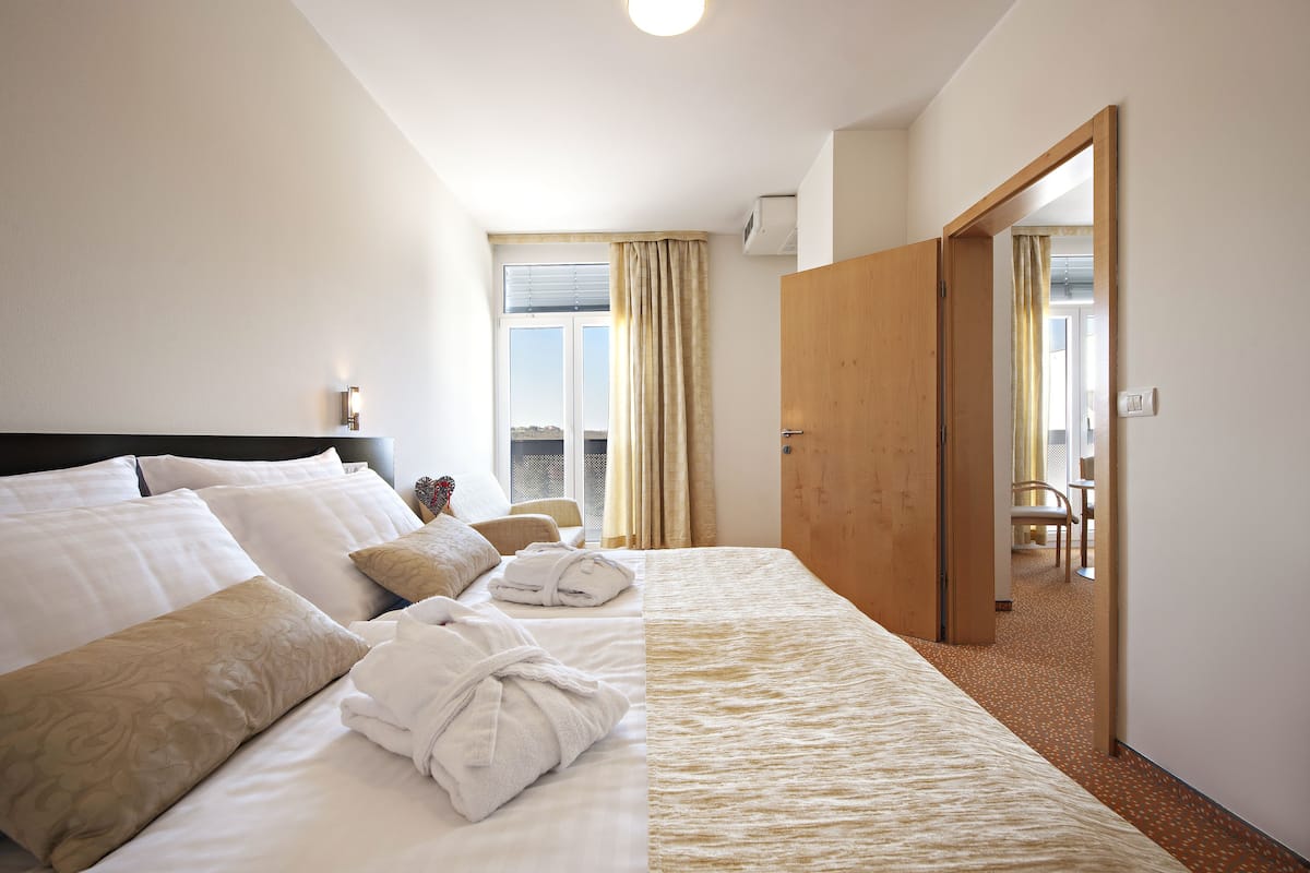 Suite – standard | Minibar, safe på rommet, skrivebord og wi-fi (inkludert)