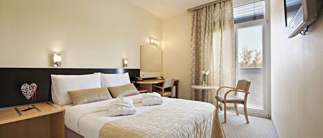 1 Schlafzimmer, Minibar, Zimmersafe, Schreibtisch