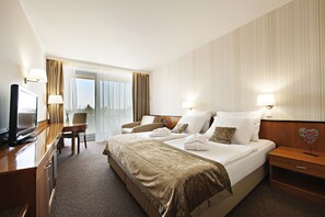 Superior Double Room | Minibar, in-room safe, desk, free WiFi