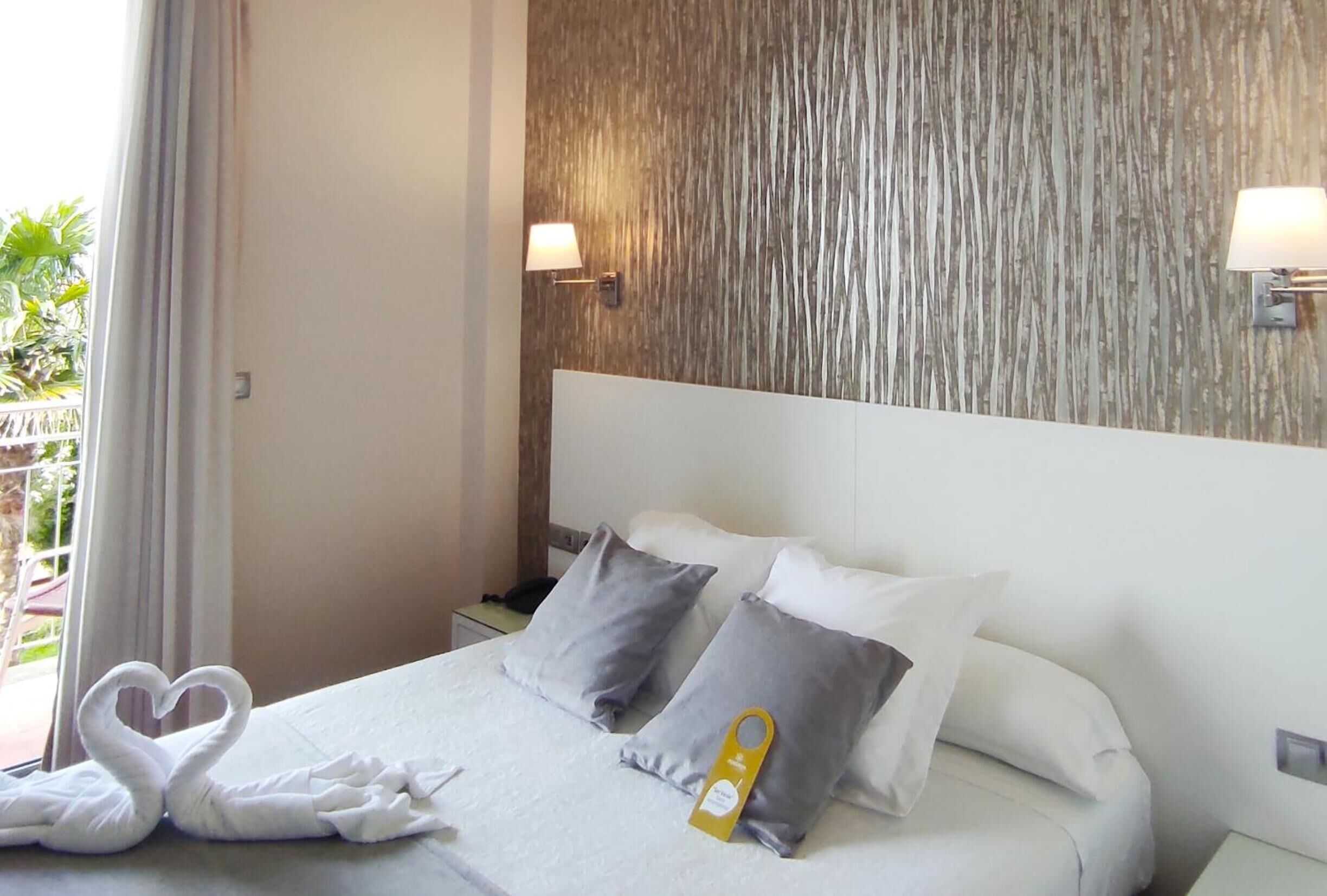 1 bedroom, in-room safe, desk, soundproofing