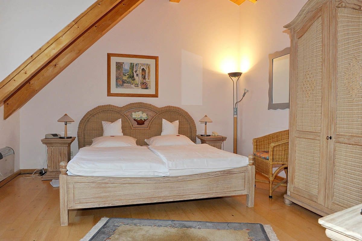 minibar, in-room safe, iron/ironing board, free wifi