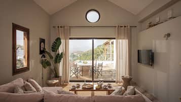 Villa, 2 habitaciones, alberca privada, vista al mar | Baño | Amenidades de baño gratuitas, secadora de cabello, batas, toallas