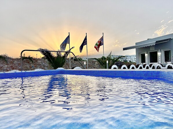 Vista frontal de la propiedad