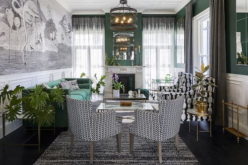 Lobby lounge