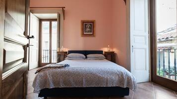 Habitación doble (Camera Rosa) | Ropa de cama de alta calidad, edredón y escritorio