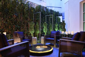 Terrace/patio - Hôtel Les Jardins de La Villa (Paris)