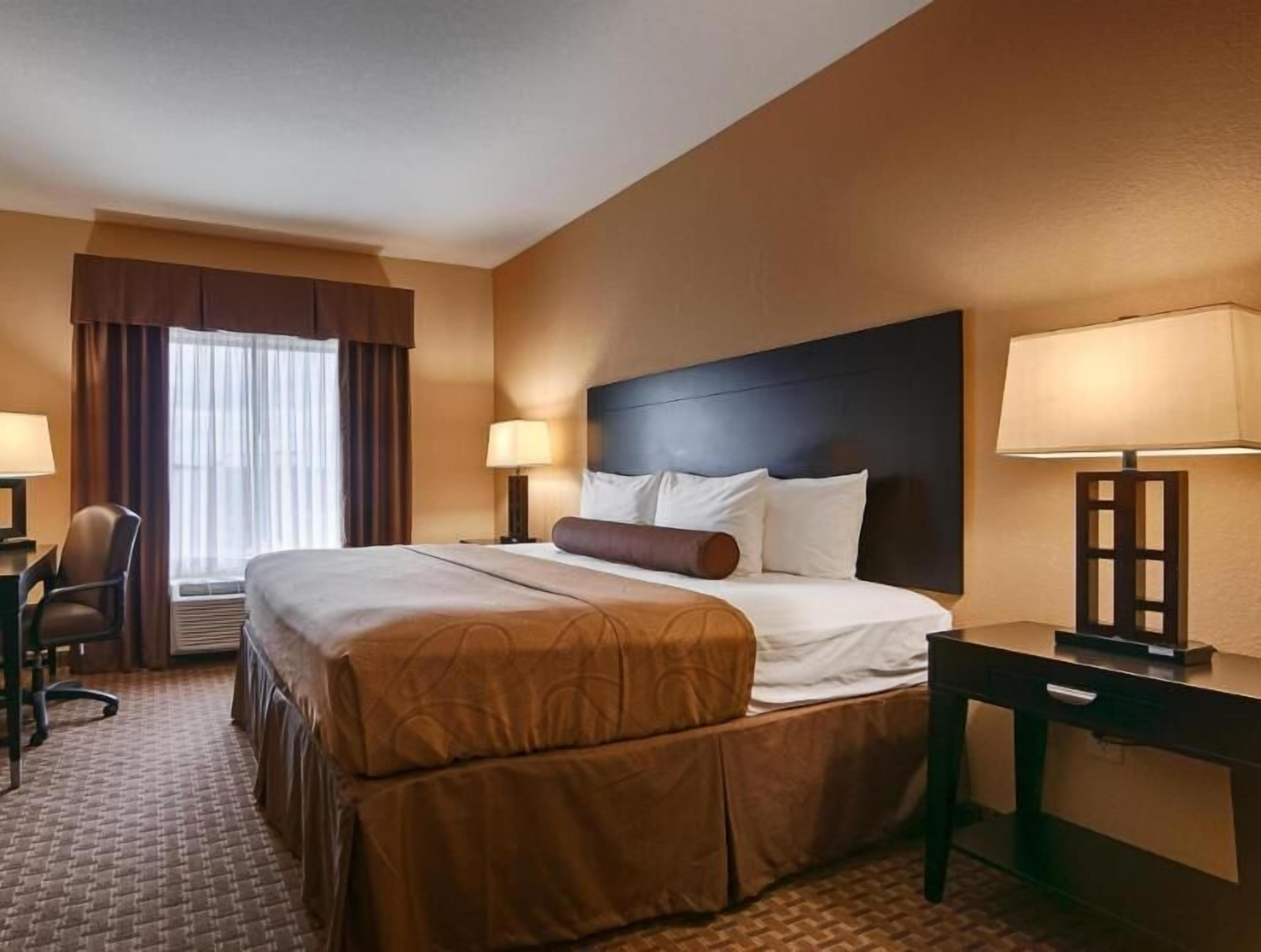 Pillowtop beds, in-room safe, desk, laptop workspace