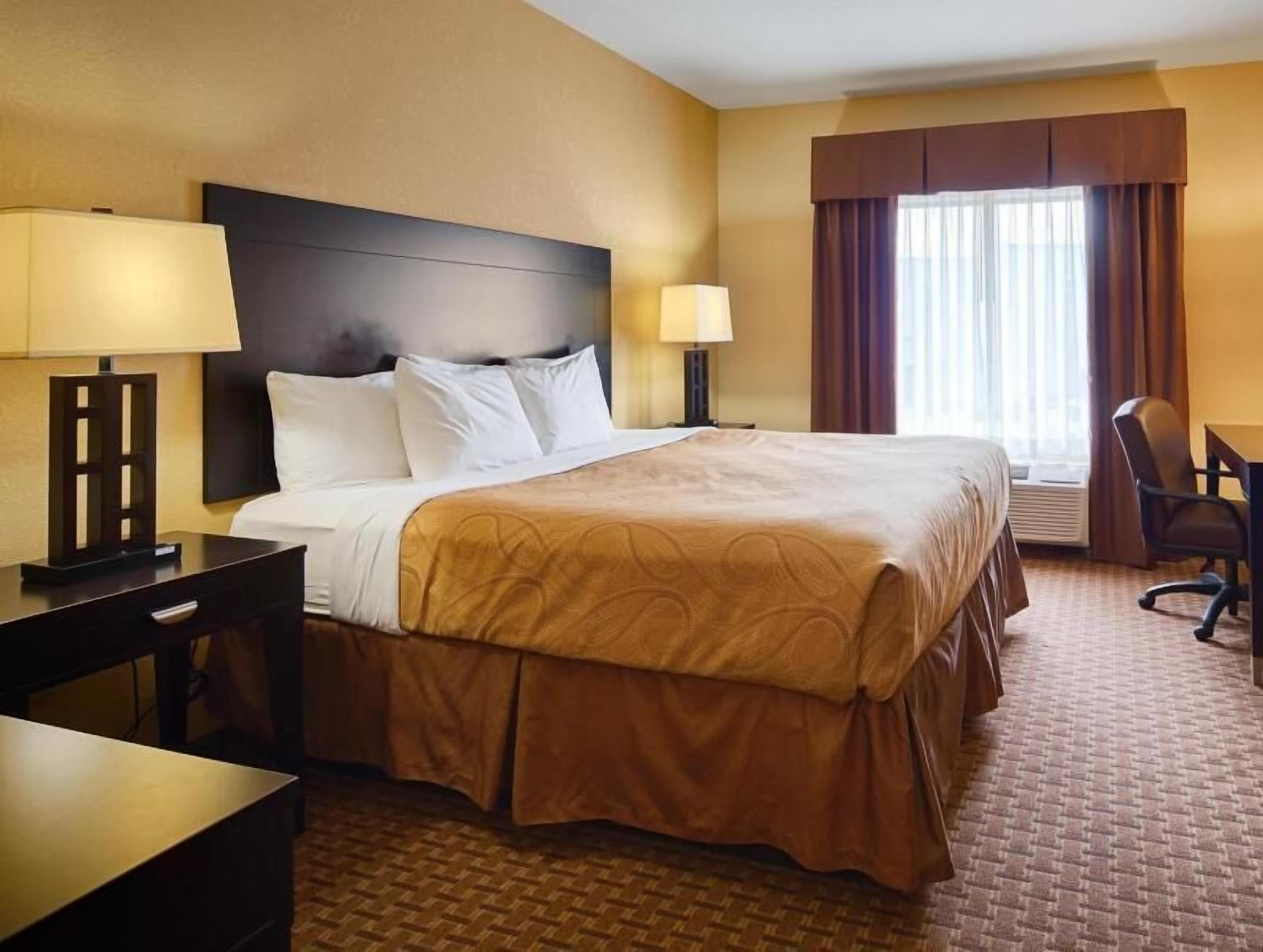 Pillowtop beds, in-room safe, desk, laptop workspace