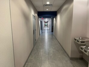 Hallway - Hampton Inn & Suites Woodstock, VA (Woodstock)