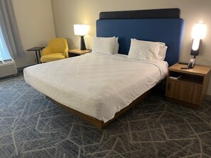 In-room safe, iron/ironing board, free cots/infant beds - Hampton Inn & Suites Woodstock, VA (Woodstock)