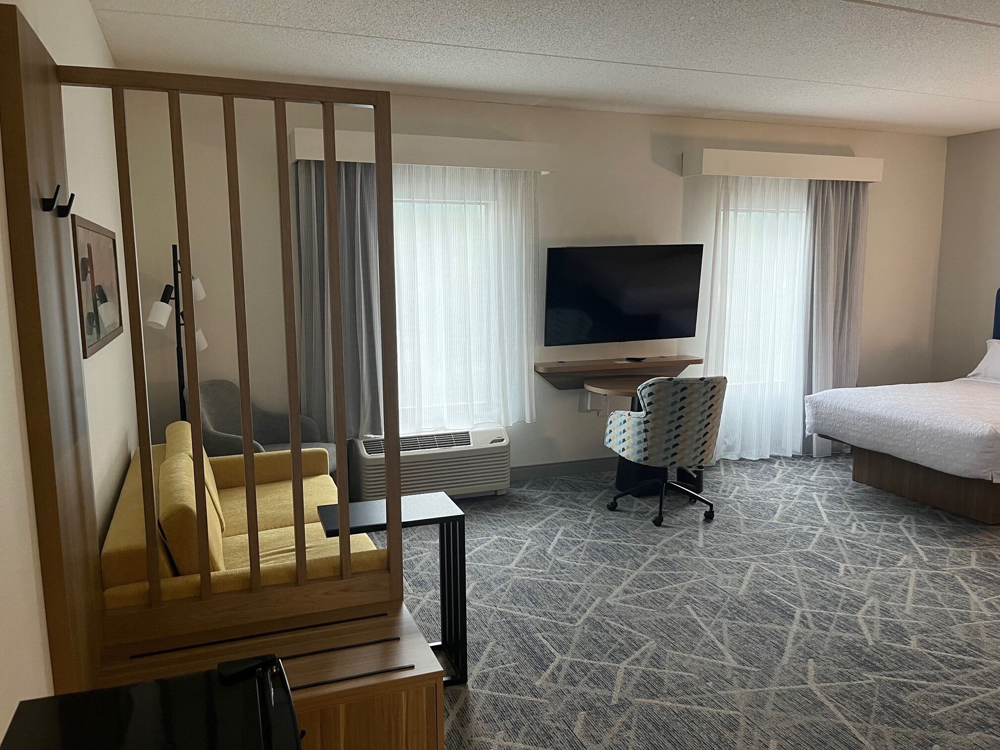 Studio Suite | Brankas, setrika/meja setrika, dan tempat tidur bayi gratis