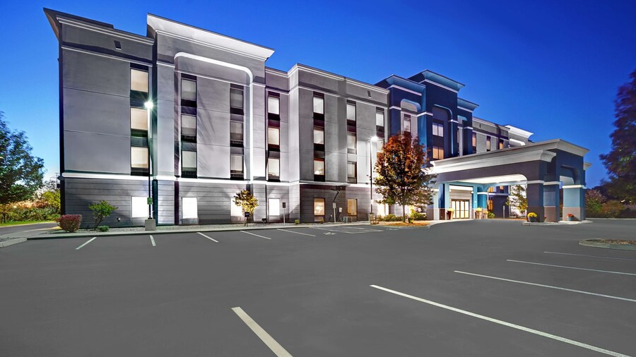 Hampton Inn & Suites Syracuse Dewitt