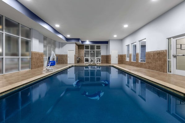 Una piscina cubierta