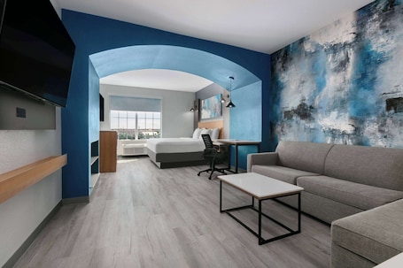 华丽套房, 1 张特大床, 无烟房 | 埃及棉床单、高档床上用品、羽绒被、加厚床垫