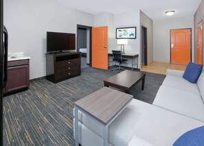 Deluxe Suite, 1 King Bed, Accessible, City View (Mobility Accessible) | Premium bedding, individually furnished, desk, blackout drapes - La Quinta Inn & Suites by Wyndham Little Rock - Bryant (Bryant)