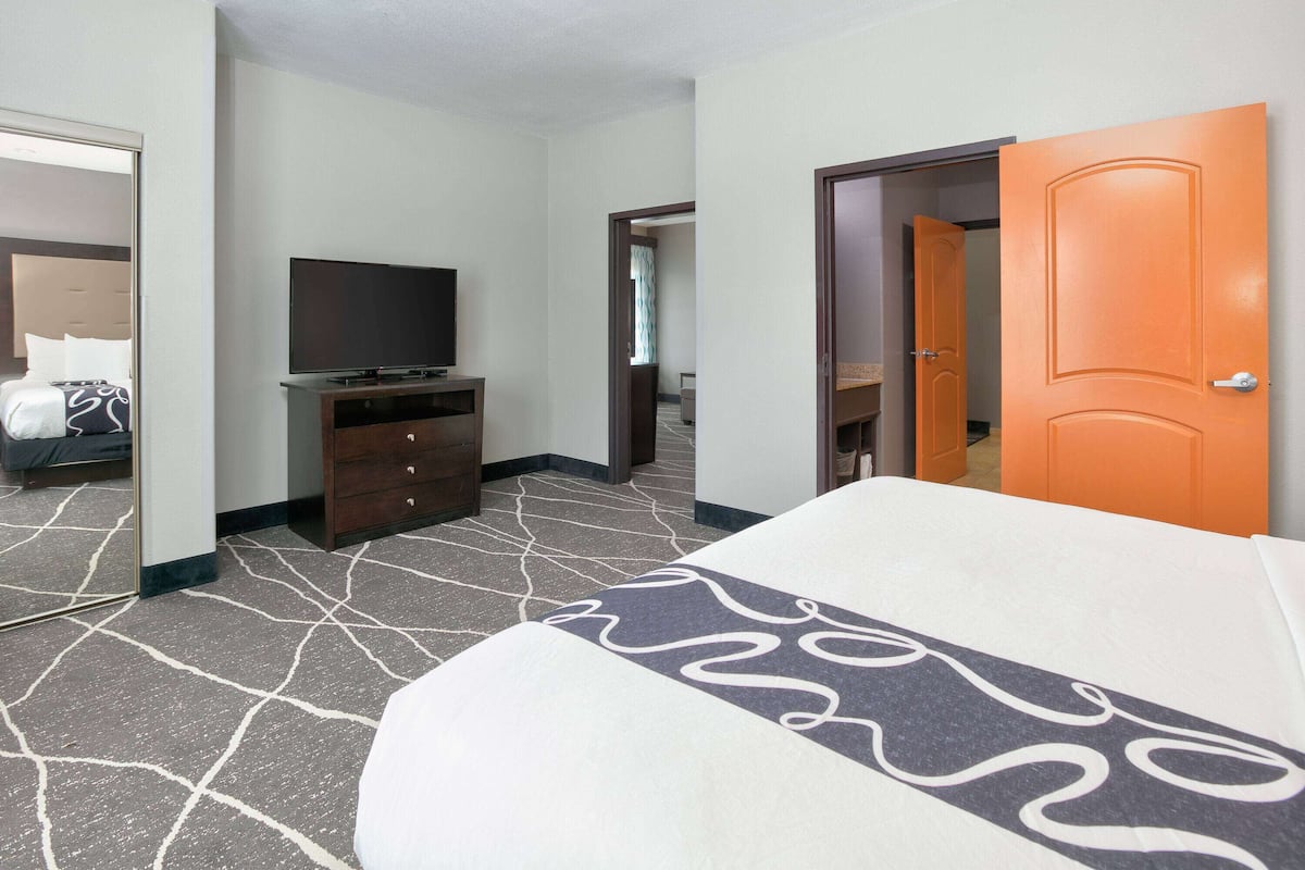 Premium bedding, individually furnished, desk, blackout drapes