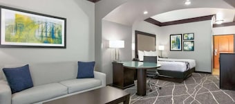 La Quinta Inn & Suites by Wyndham Little Rock - Bryant