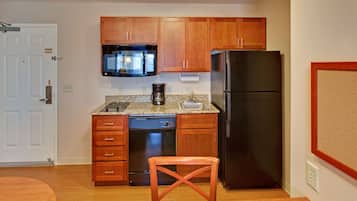 1 bedroom, in-room safe, desk, blackout drapes