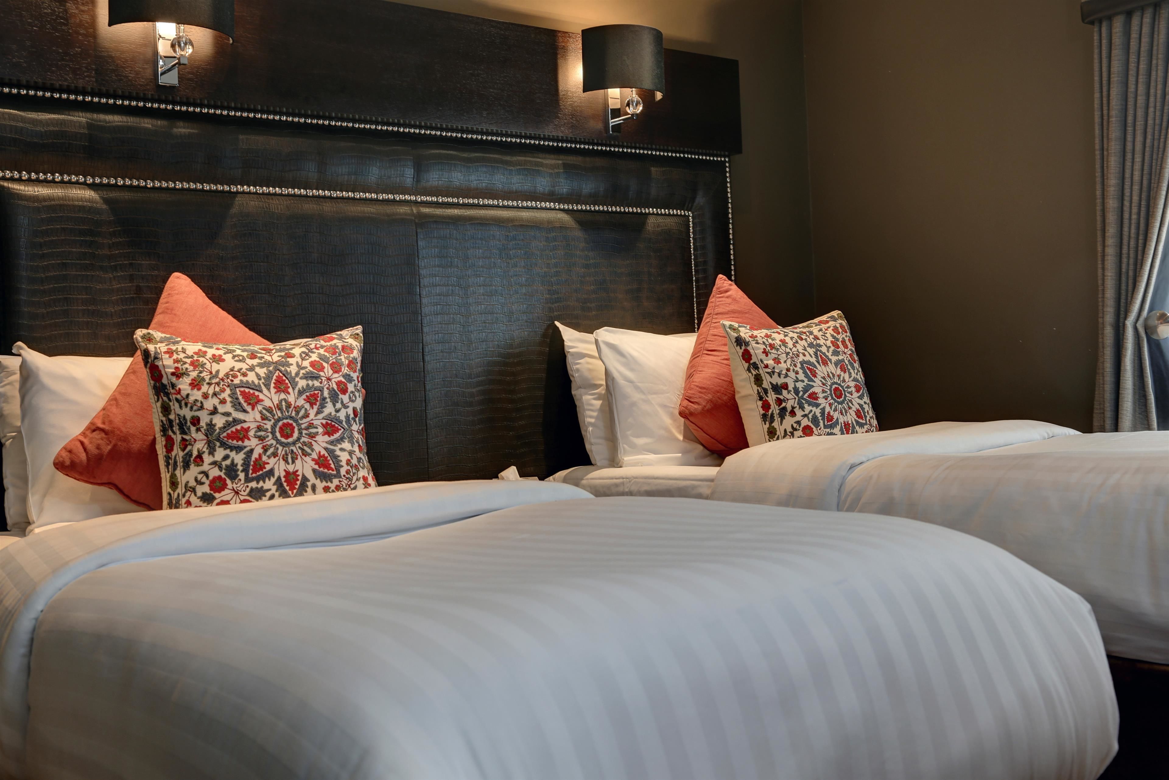 superior room, 2 single beds, non smoking | premium bedding, desk, iron/ironing board, cots/infant beds