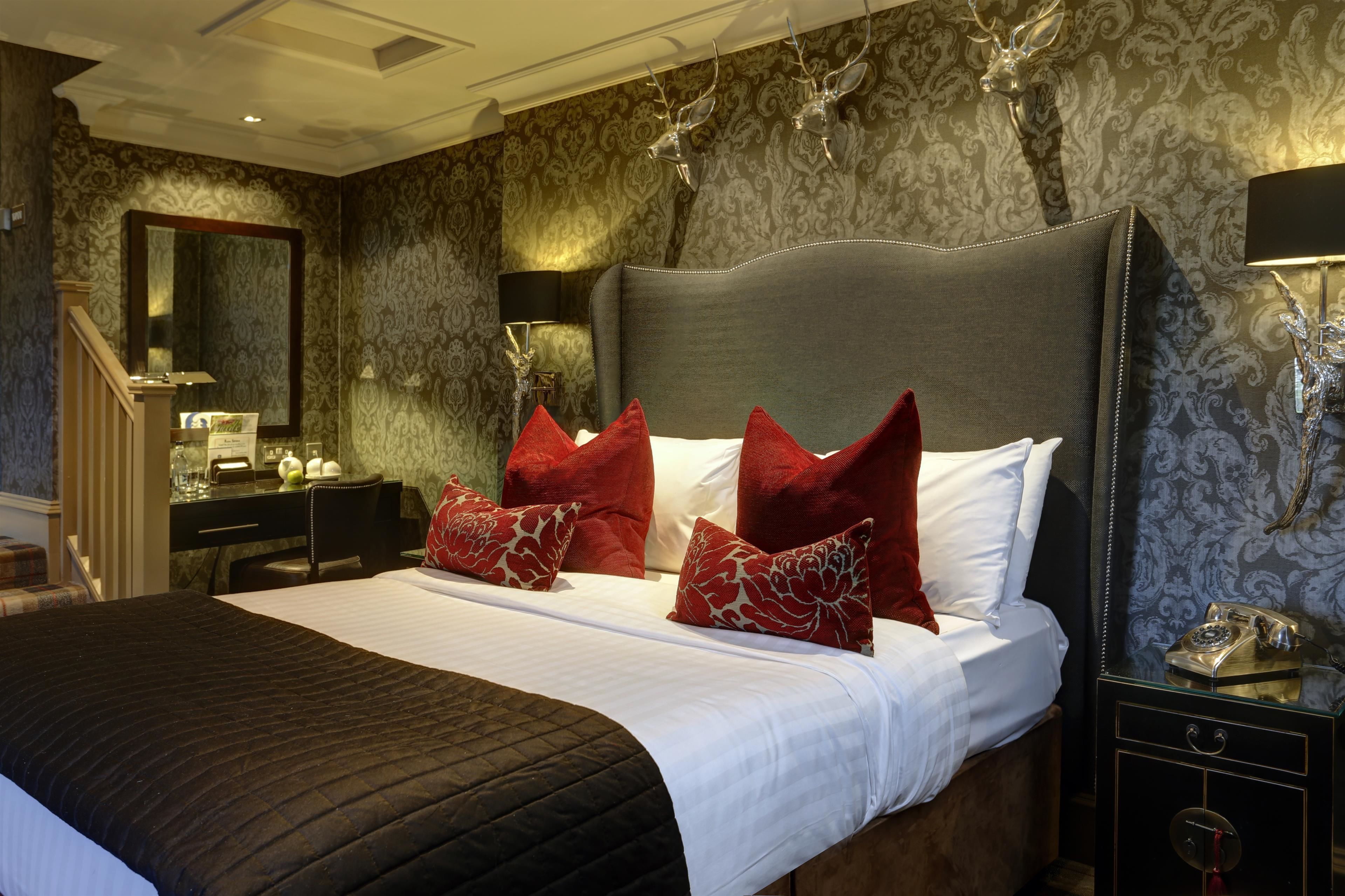 premium bedding, desk, iron/ironing board, cots/infant beds