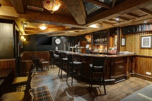 Petit déjeuner, déjeuner et dîner servis sur place