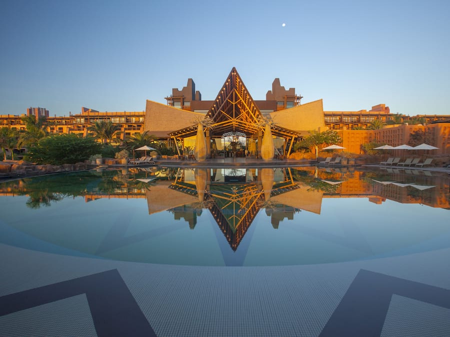 9 buitenzwembaden, parasols voor strand/zwembad