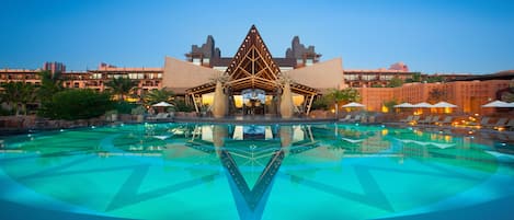 9 outdoor pools, pool umbrellas, sun loungers