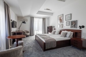 Ropa de cama de alta calidad y minibar 