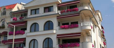 Façana frontal de l'allotjament