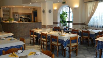 Daily buffet breakfast (EUR 15.00 per person)