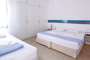 In-room safe, individually decorated, desk, free cribs/infant beds - Marphe Hotel Suite & Villas (Datça)