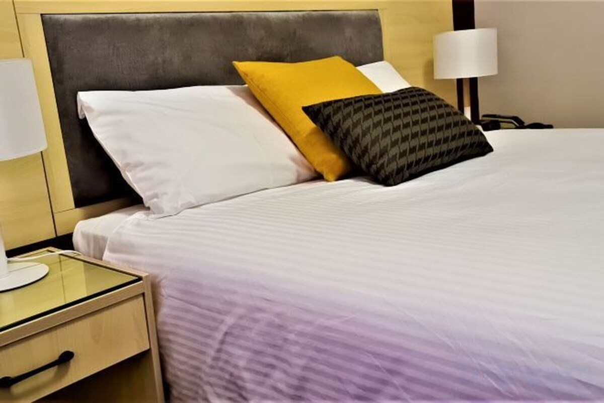 In-room safe, desk, iron/ironing board, free WiFi